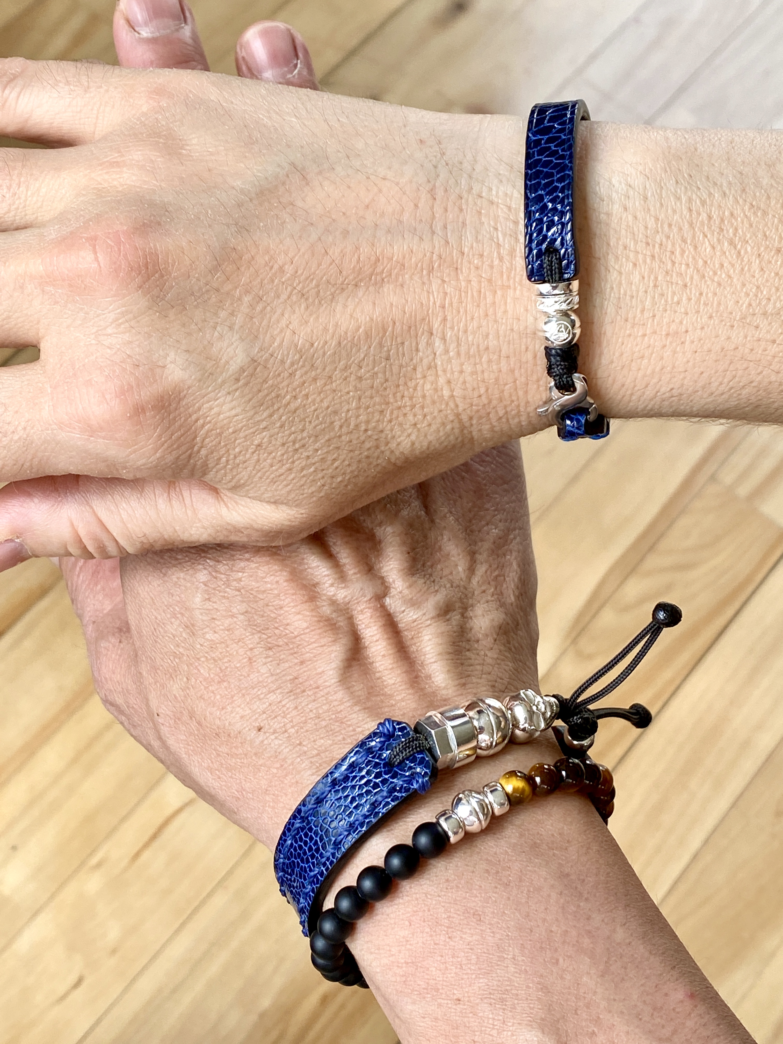 Combo blue ostrich on wrists Bracelet en autruche homme et femme