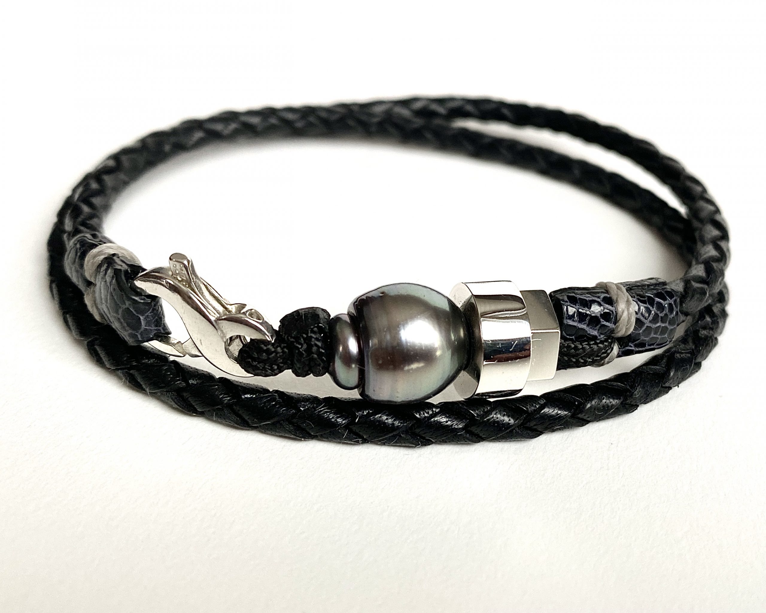 Bracelet en cuir tressé avec perle de Tahiti Bracelet en cuir tressé avec perle de Tahiti